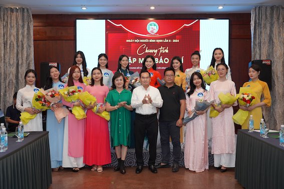 Ngày[-]hội[-]người[-]Bình[-]Định[-]lần[-]8[-]-[-]2024[-]với[-]chủ[-]đề[-]Khát[-]vọng[-]vươn[-]xa